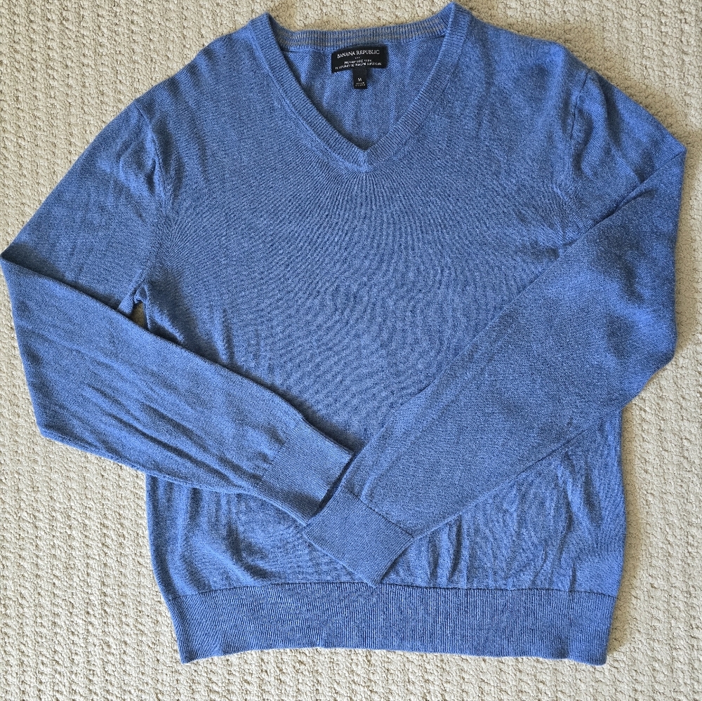 Banana Republic Men's medium knitted sweater premium luxe yarn